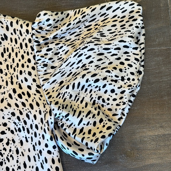 Fab’rik One Shoulder Animal Print Puff Sleeve Cream Black top Size S EUC Cheetah - Picture 2 of 9